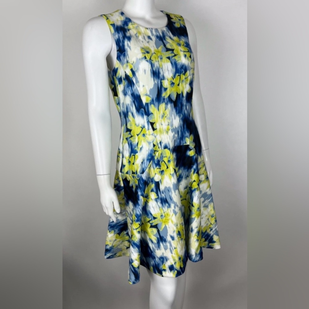 Tommy Hilfiger Women’s Dress Fit & Flare Sleeveless Knee Length Floral size 12